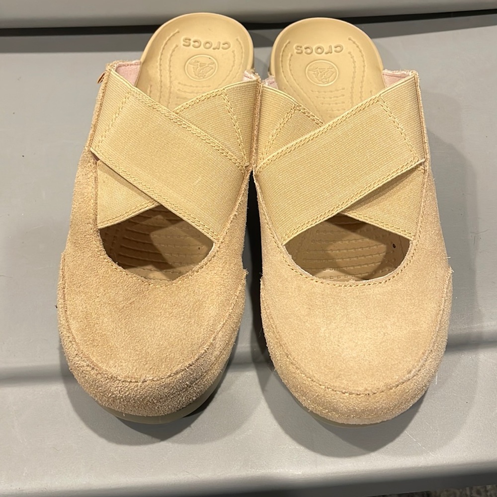Crocs Edie suede mules